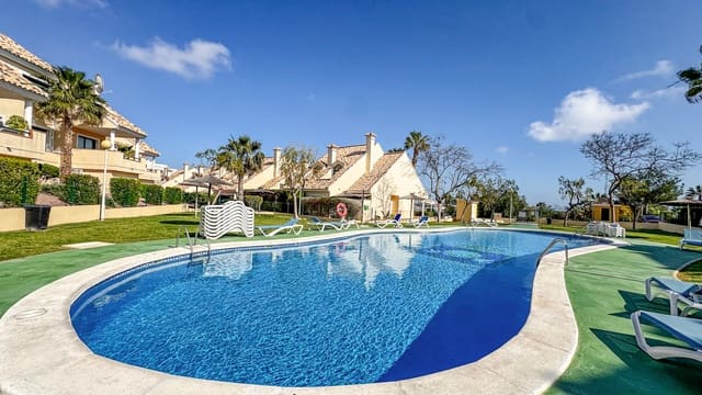 2 soveværelse Lejlighed til salg i Campoamor, Orihuela med swimmingpool - € 220.000 (Ref: 9715682)