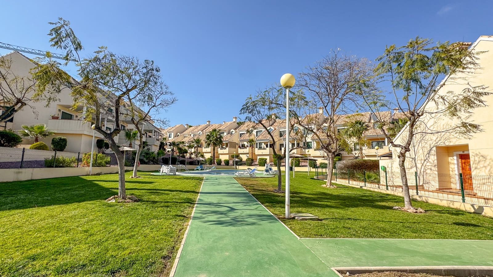 2 soverom Leilighet til salgs i Campoamor med svømmebasseng - € 220 000 (Ref: 9715682)