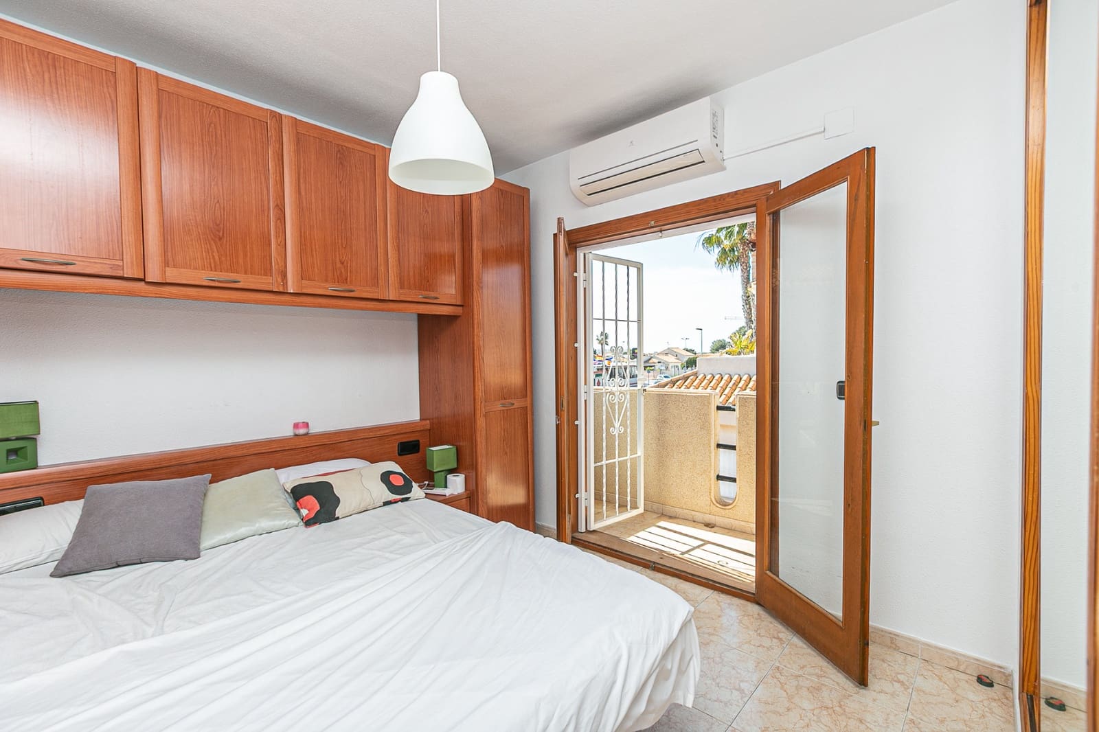 3 Zimmer Reihenhaus zu verkaufen in Playa Flamenca mit Pool - 239.000 € (Ref: 9715684)