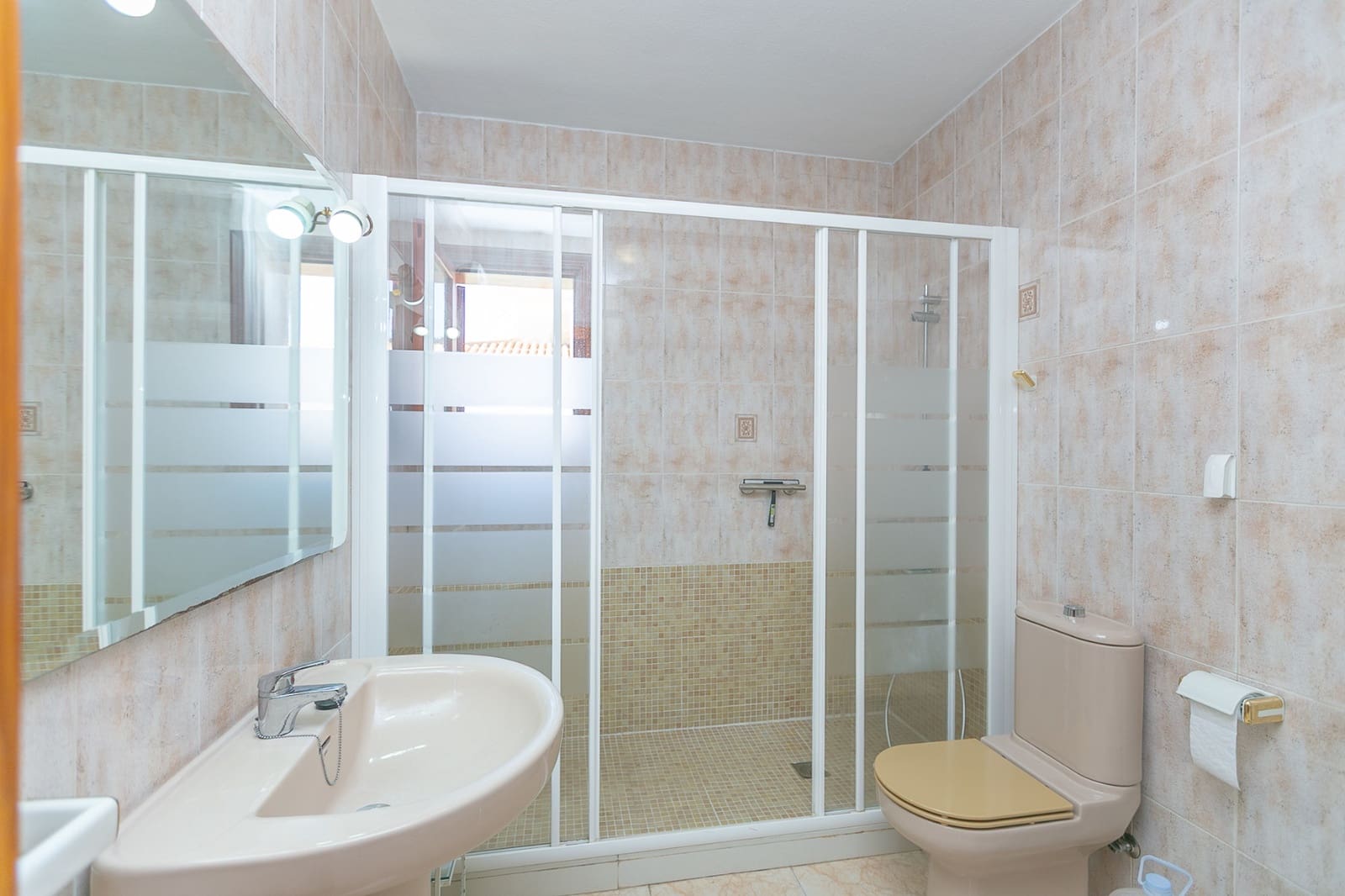 3 Zimmer Reihenhaus zu verkaufen in Playa Flamenca mit Pool - 239.000 € (Ref: 9715684)