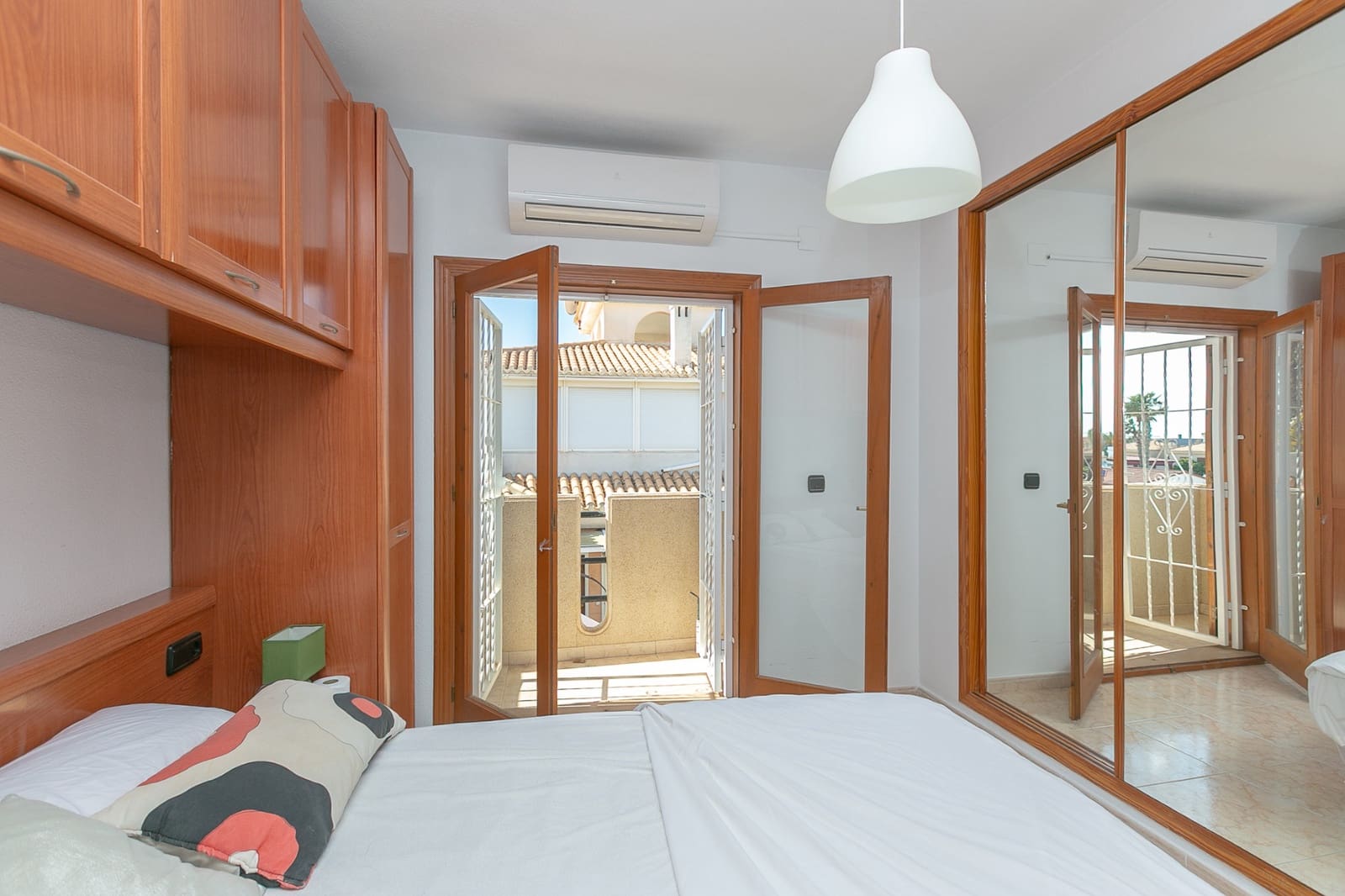 3 Zimmer Reihenhaus zu verkaufen in Playa Flamenca mit Pool - 239.000 € (Ref: 9715684)