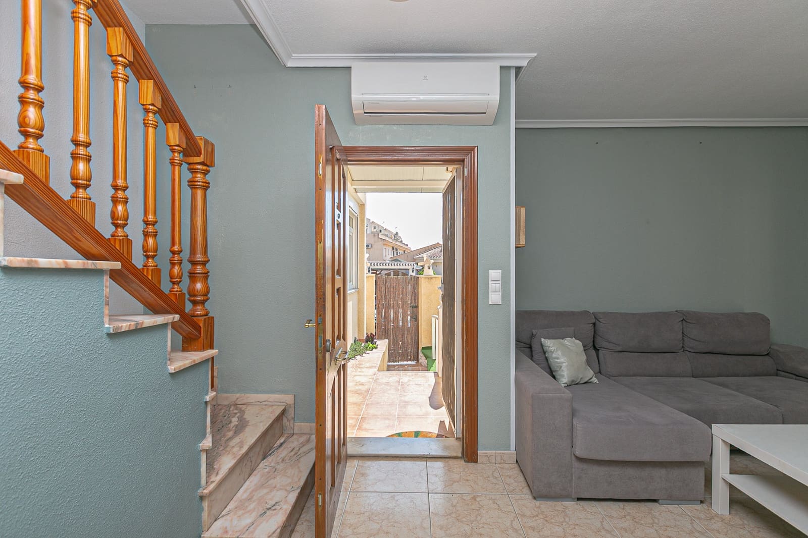 3 Zimmer Reihenhaus zu verkaufen in Playa Flamenca mit Pool - 239.000 € (Ref: 9715684)