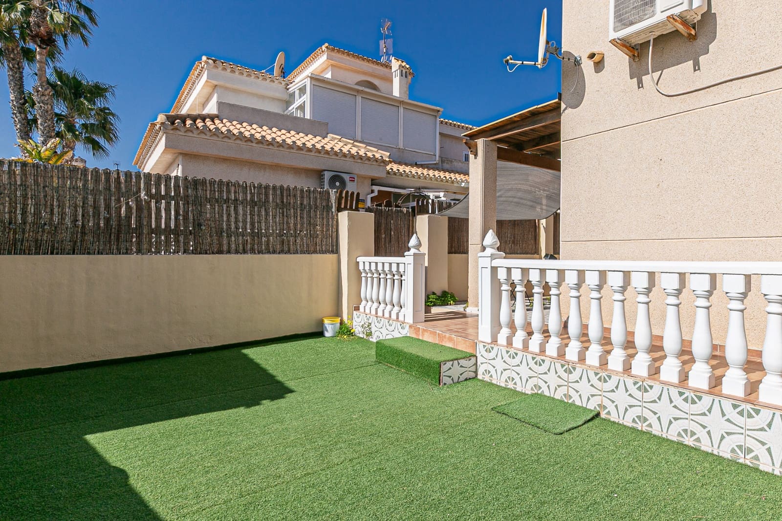 3 Zimmer Reihenhaus zu verkaufen in Playa Flamenca mit Pool - 239.000 € (Ref: 9715684)