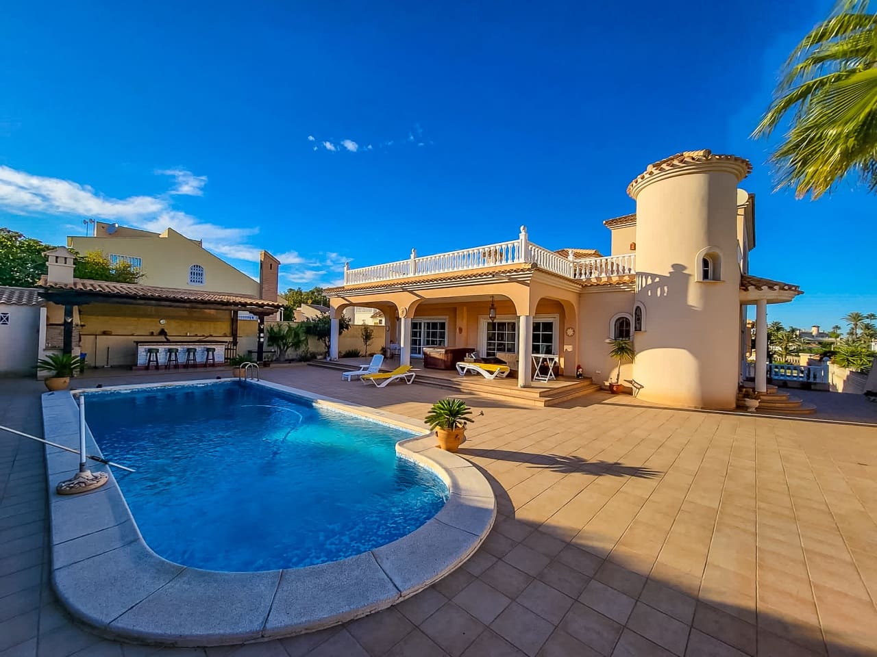 3 slaapkamer Villa te koop in Playa Flamenca met zwembad garage - € 860.000 (Ref: 9720339)