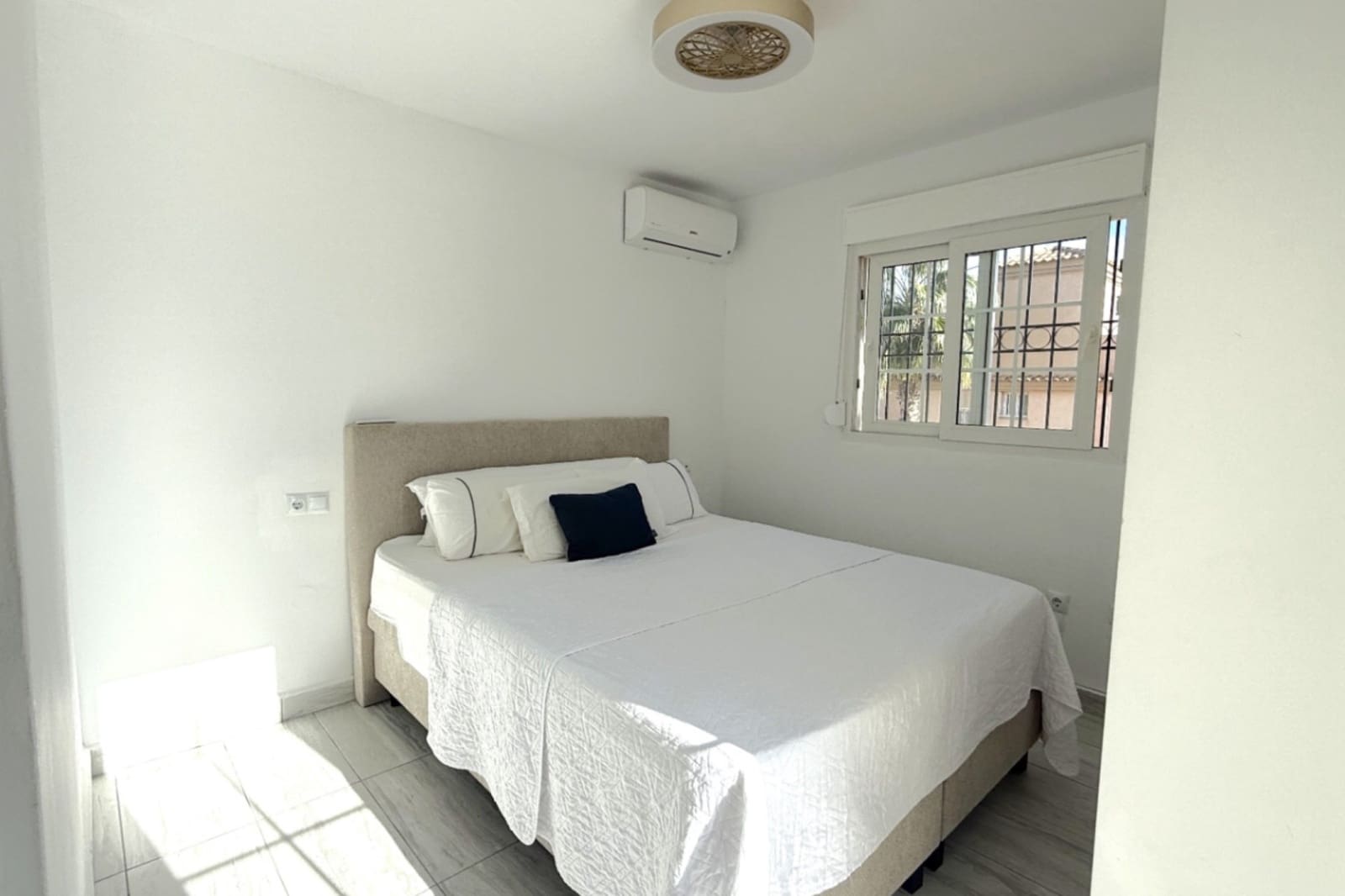 2 sypialnia Dom blizniak na sprzedaż w Playa Flamenca z basenem - 339 000 € (Ref: 9720340)