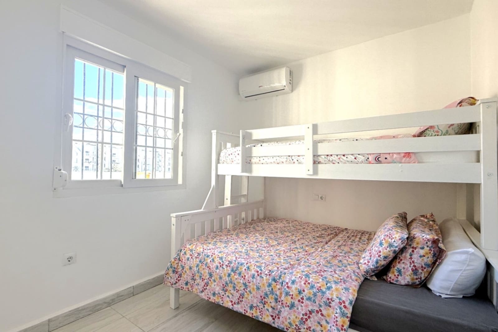 2 sypialnia Dom blizniak na sprzedaż w Playa Flamenca z basenem - 339 000 € (Ref: 9720340)