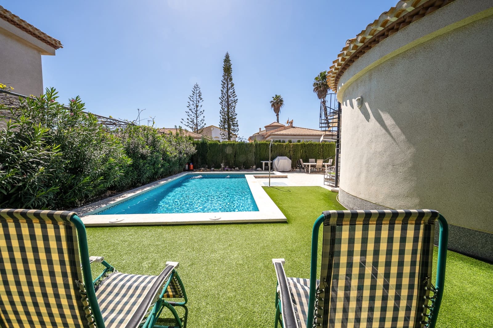 3 soveværelse Villa til salg i Playa Flamenca med swimmingpool - € 565.000 (Ref: 9720341)