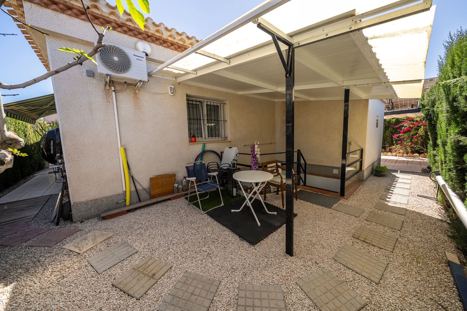3 soveværelse Villa til salg i Playa Flamenca med swimmingpool - € 565.000 (Ref: 9720341)