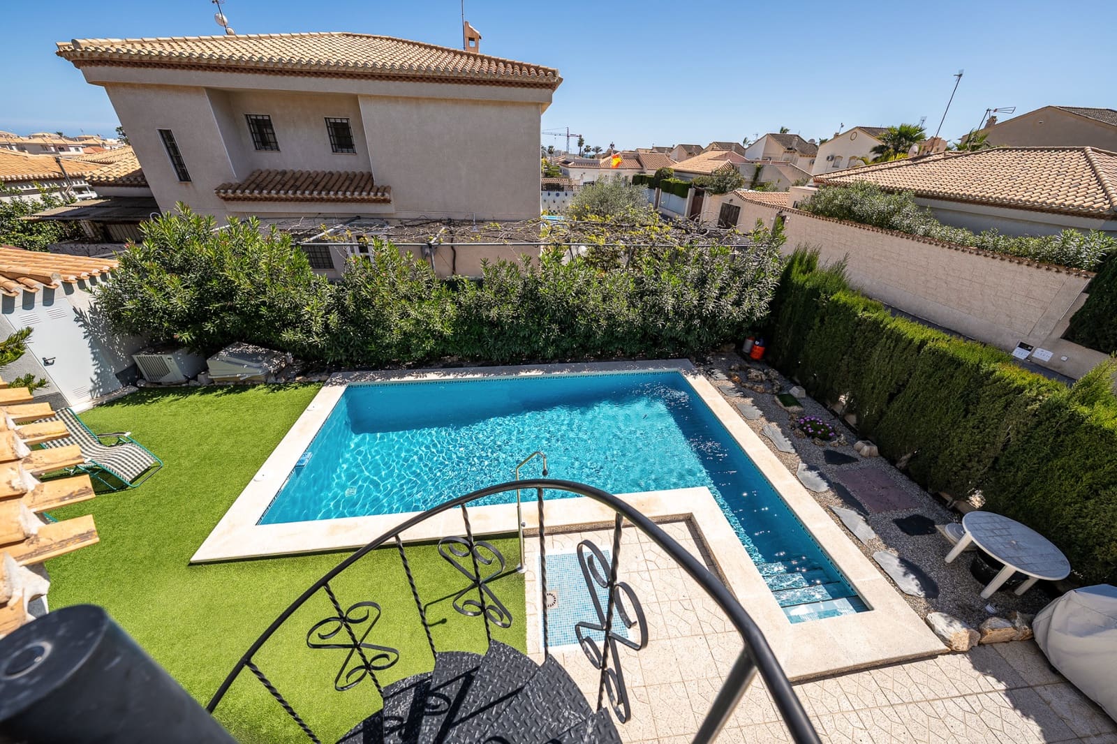 3 soveværelse Villa til salg i Playa Flamenca med swimmingpool - € 565.000 (Ref: 9720341)