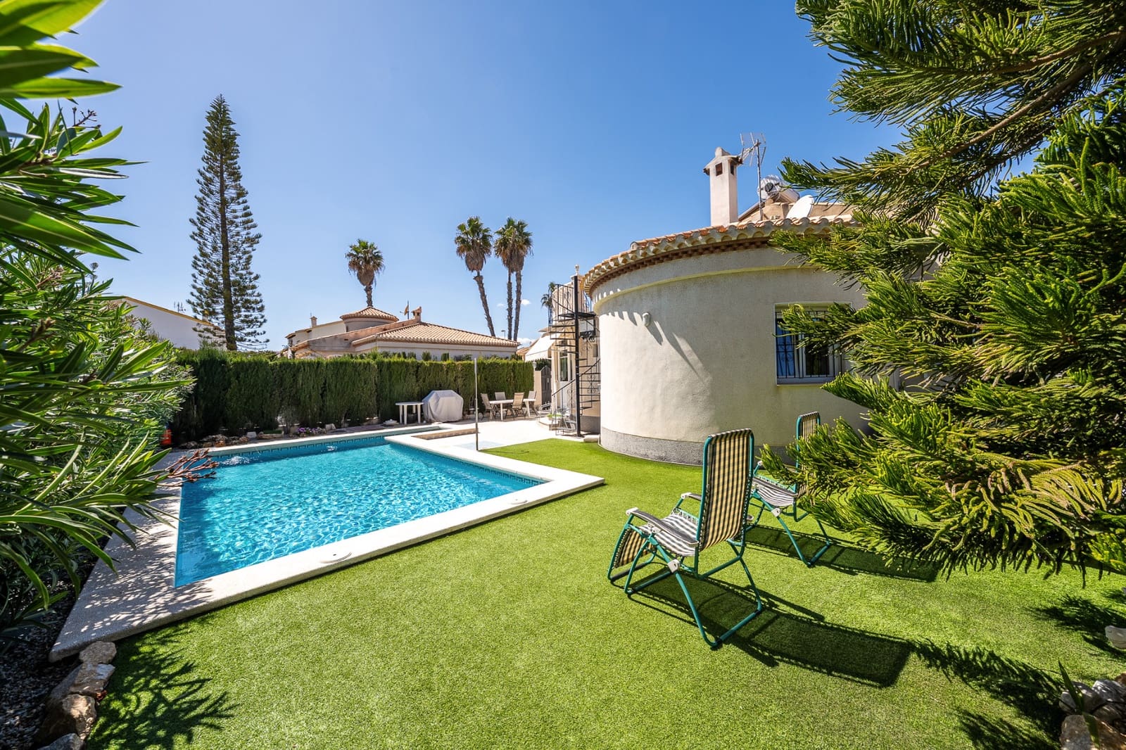 3 soveværelse Villa til salg i Playa Flamenca med swimmingpool - € 565.000 (Ref: 9720341)