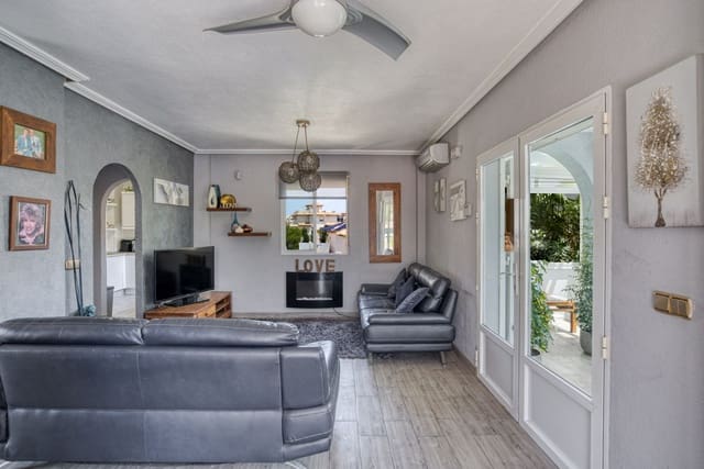 4 quarto Moradia para venda em La Zenia, Orihuela com piscina - 399 000 € (Ref: 9720486)