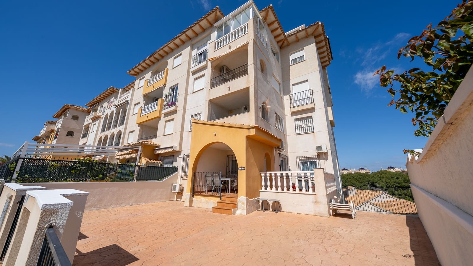 3 slaapkamer Appartement te koop in La Zenia met zwembad - € 239.500 (Ref: 9729520)