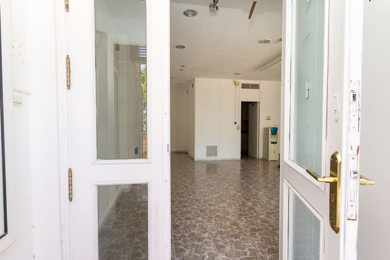 1 bedroom Commercial for rent in Villamartin - € 1,650 (Ref: 9737141)