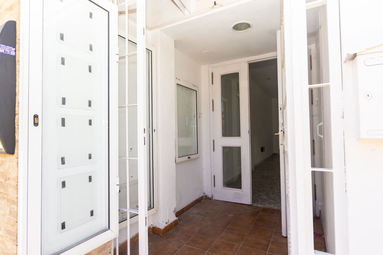 1 bedroom Commercial for rent in Villamartin - € 1,650 (Ref: 9737141)