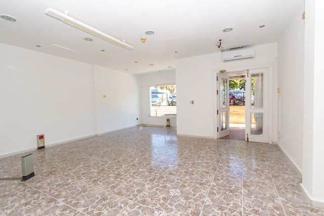 Local Comercial de 1 habitación en Villamartin, Orihuela en alquiler - 1.650 € (Ref: 9737141)