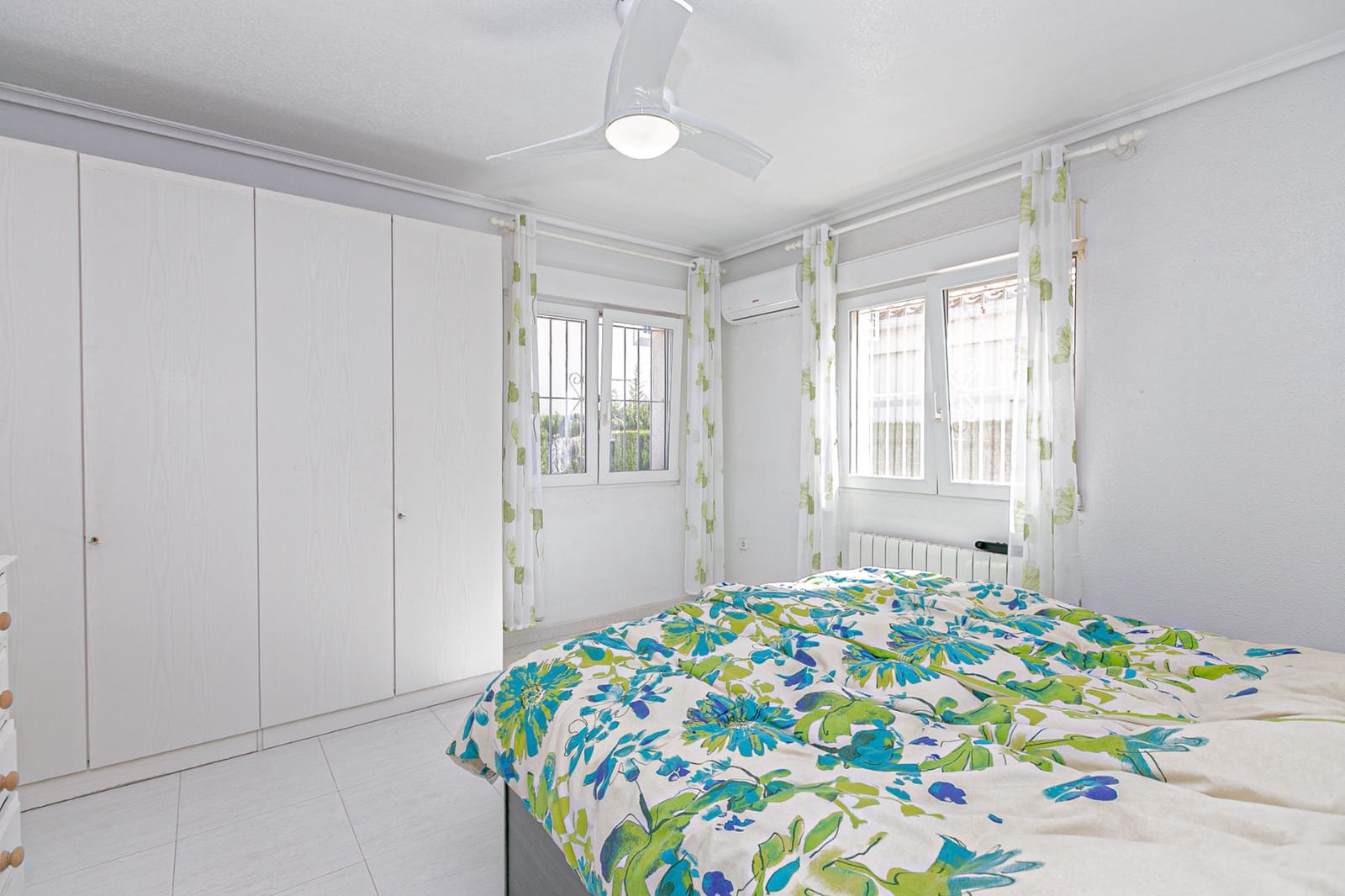 2 slaapkamer Villa te koop in Playa Flamenca met zwembad - € 285.000 (Ref: 9737219)