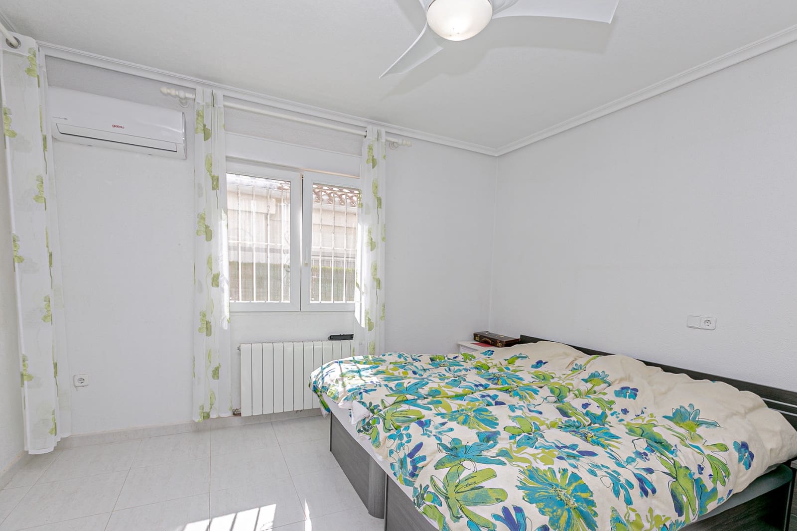 2 slaapkamer Villa te koop in Playa Flamenca met zwembad - € 285.000 (Ref: 9737219)