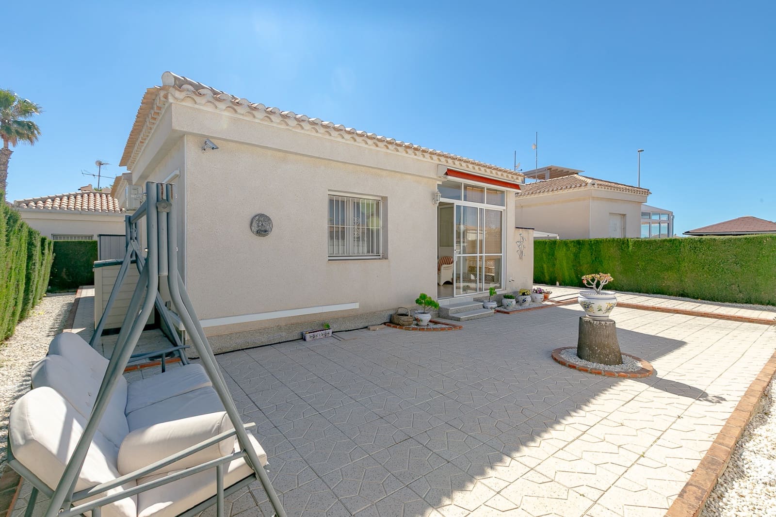 2 slaapkamer Villa te koop in Playa Flamenca met zwembad - € 285.000 (Ref: 9737219)