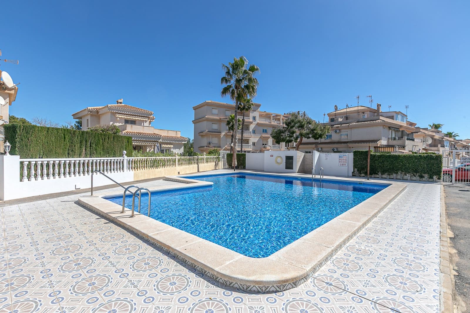 2 slaapkamer Villa te koop in Playa Flamenca met zwembad - € 285.000 (Ref: 9737219)