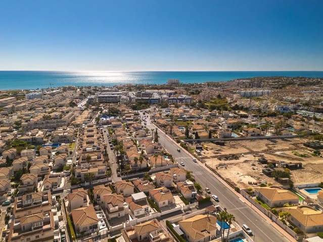 2 slaapkamer Villa te koop in Playa Flamenca, Orihuela met zwembad - € 285.000 (Ref: 9737219)