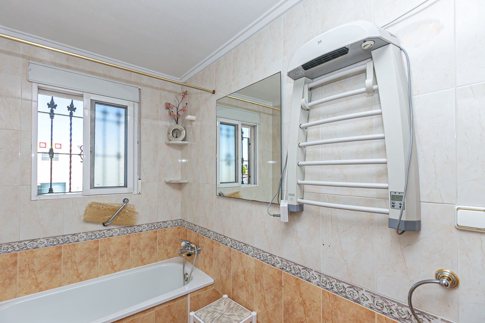 Pareado de 2 habitaciones en La Zenia en venta con piscina - 295.000 € (Ref: 9753646)