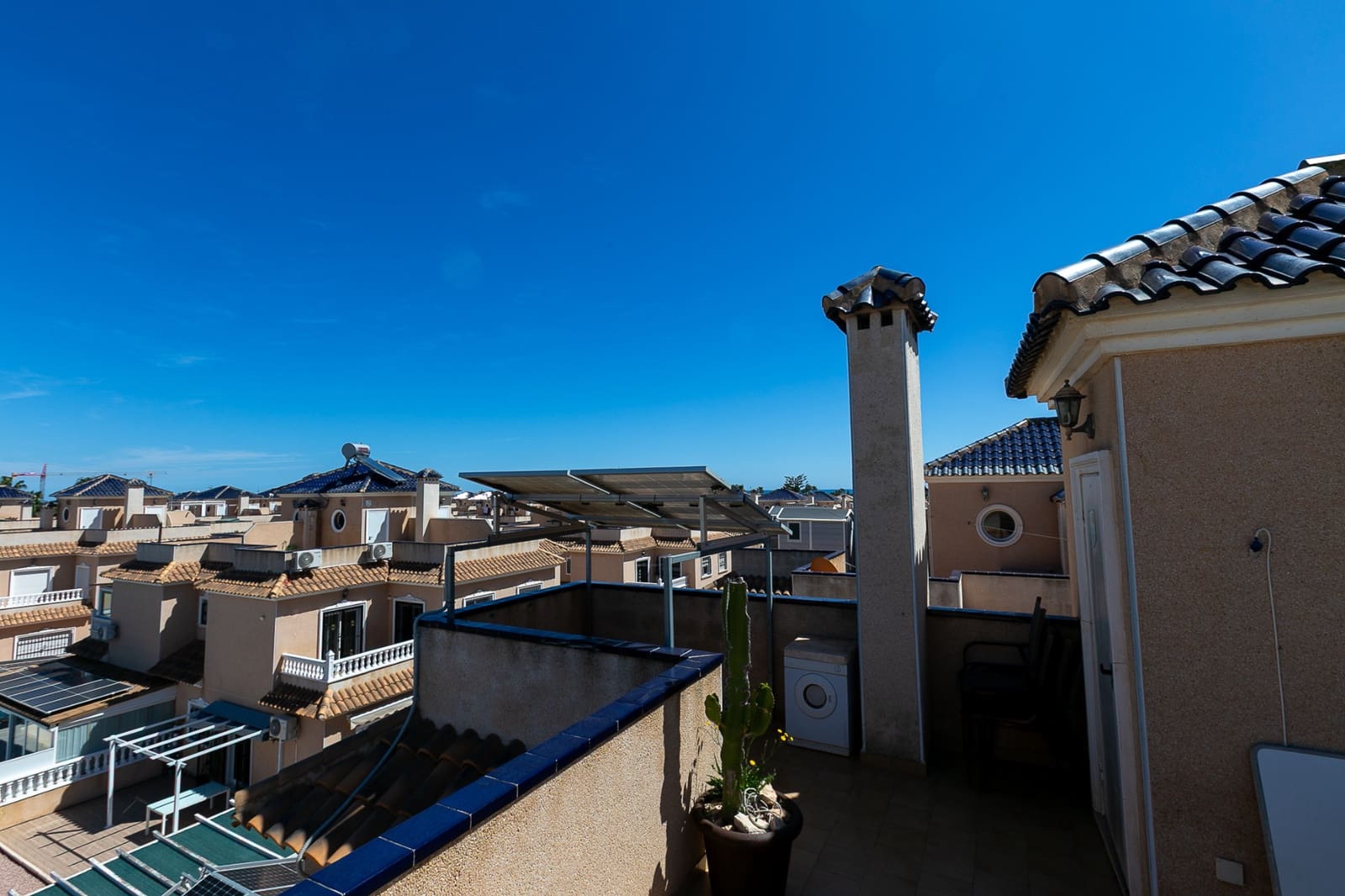 Pareado de 2 habitaciones en La Zenia en venta con piscina - 295.000 € (Ref: 9753646)