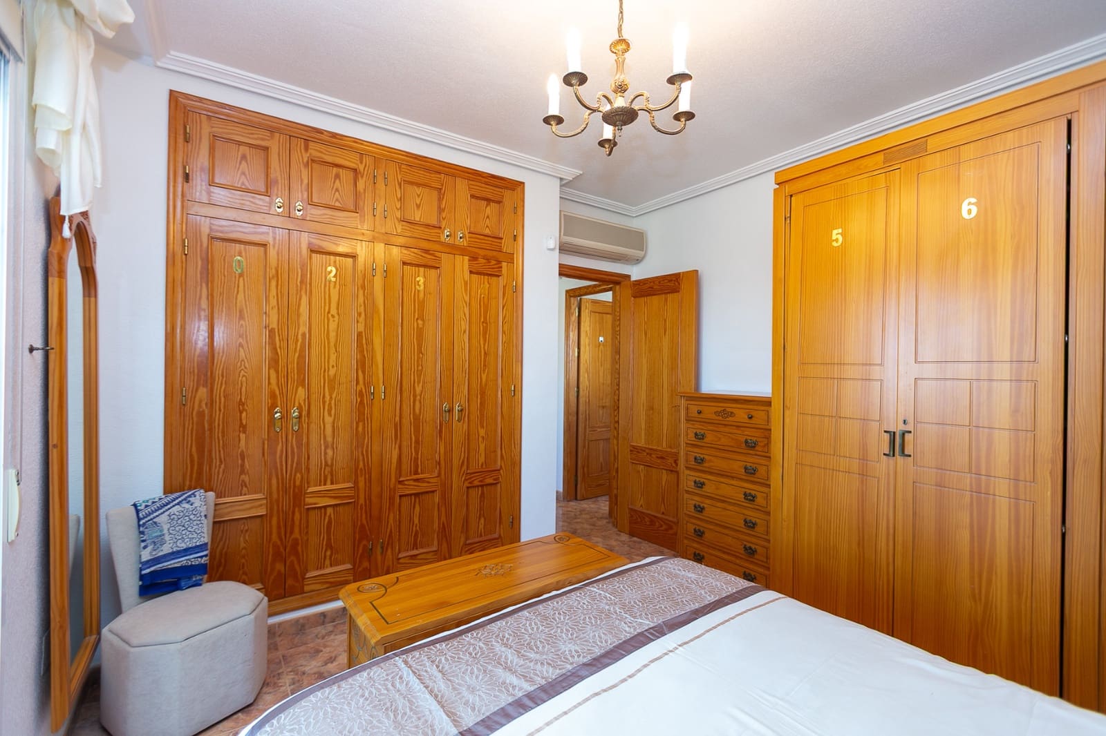 Pareado de 2 habitaciones en La Zenia en venta con piscina - 295.000 € (Ref: 9753646)