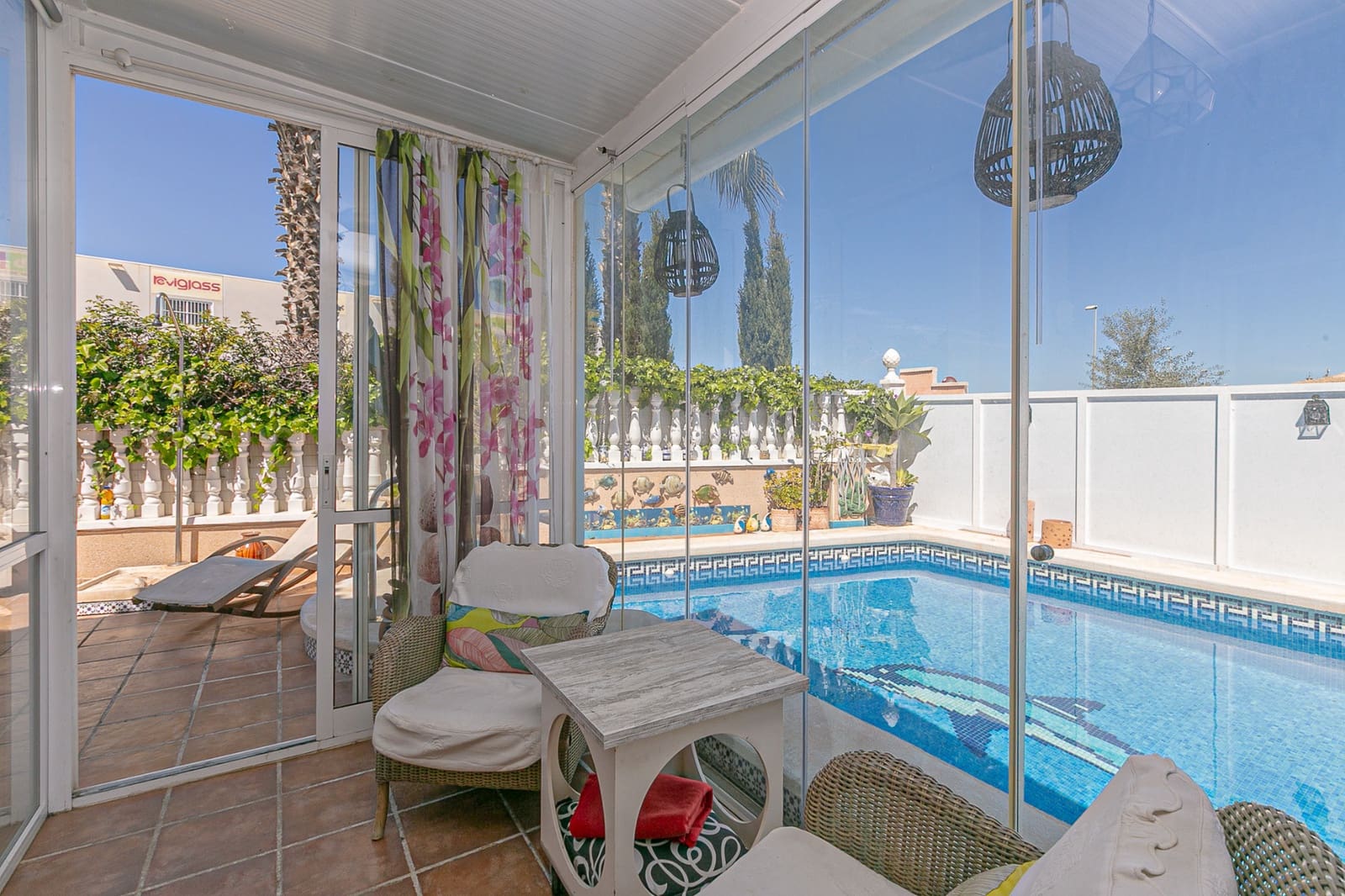 Pareado de 2 habitaciones en La Zenia en venta con piscina - 295.000 € (Ref: 9753646)