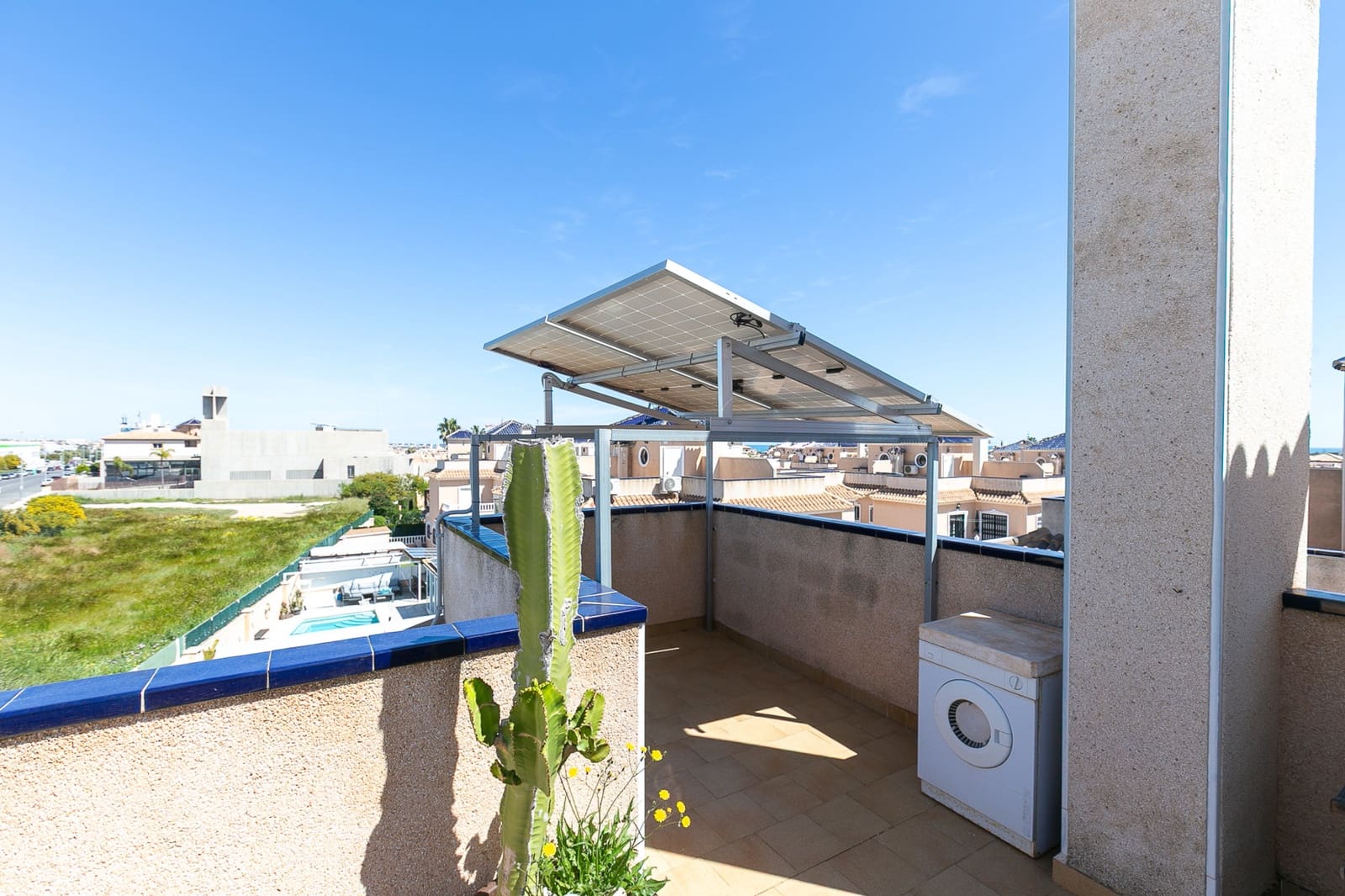 Pareado de 2 habitaciones en La Zenia en venta con piscina - 295.000 € (Ref: 9753646)