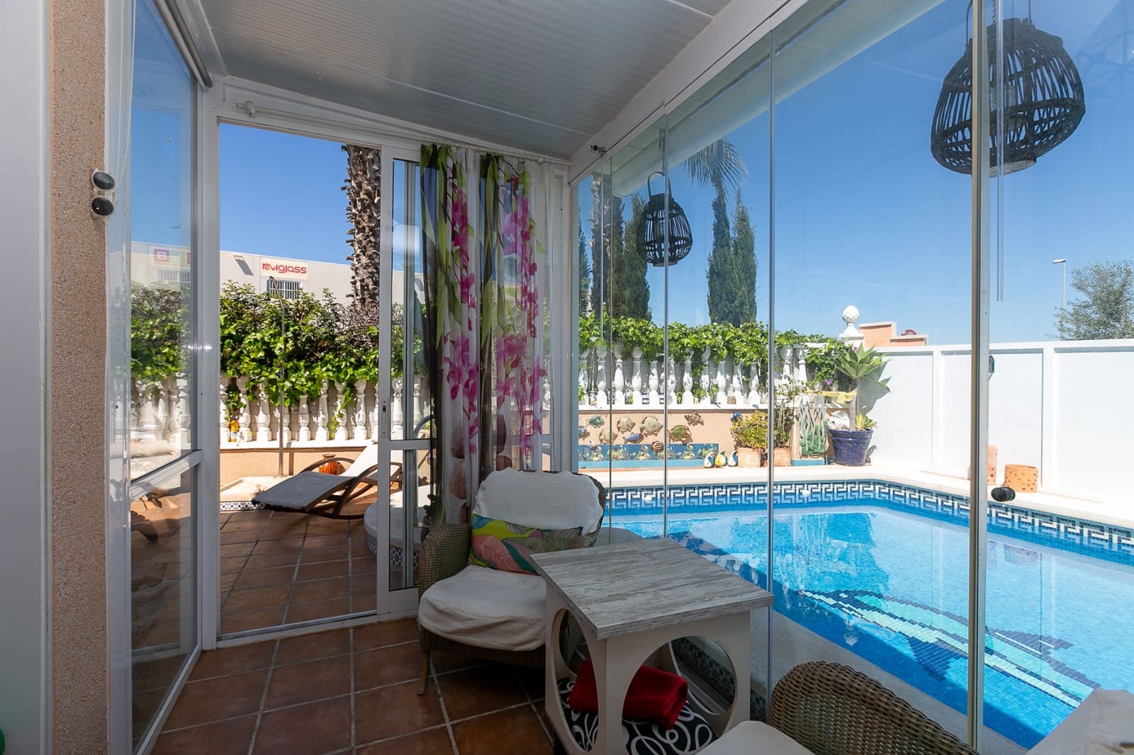 Pareado de 2 habitaciones en La Zenia en venta con piscina - 295.000 € (Ref: 9753646)