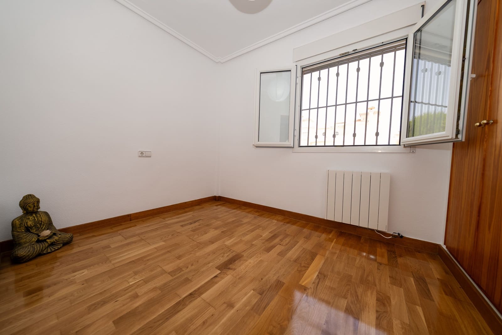 3 makuuhuone Rivitalo myytävänä paikassa Playa Flamenca mukana uima-altaan - 249 500 € (Ref: 9761304)