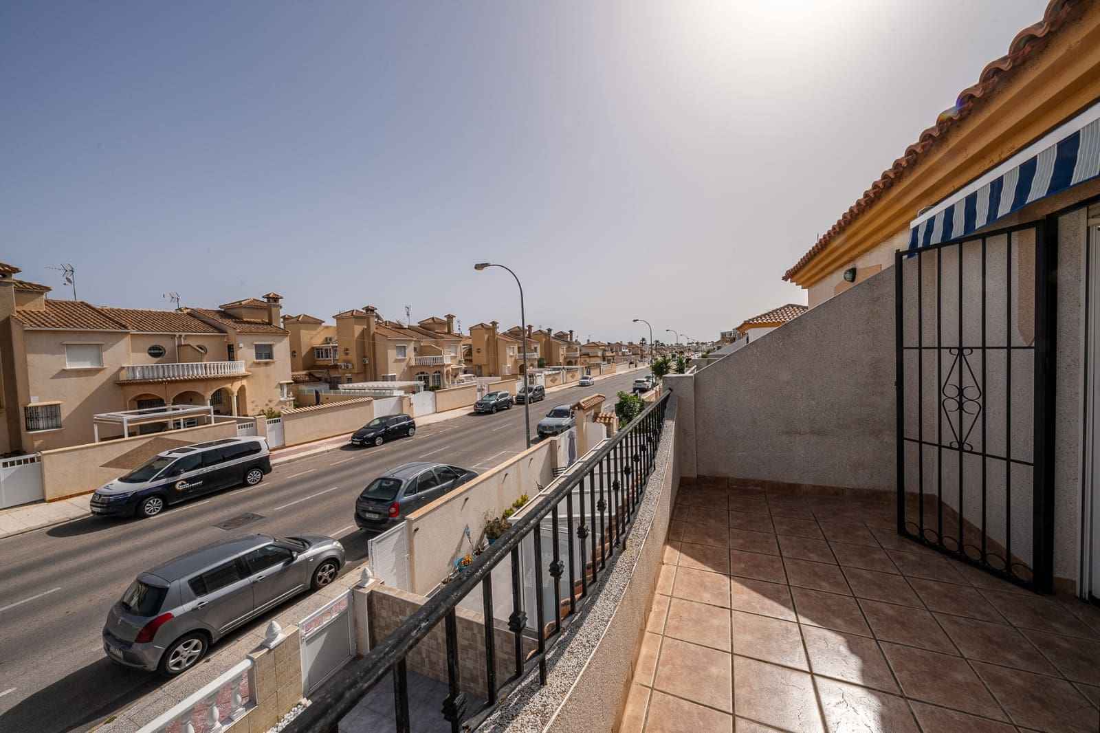 3 makuuhuone Rivitalo myytävänä paikassa Playa Flamenca mukana uima-altaan - 249 500 € (Ref: 9761304)