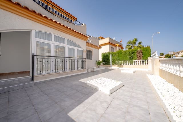 3 makuuhuone Rivitalo myytävänä paikassa Playa Flamenca, Orihuela mukana uima-altaan - 249 500 € (Ref: 9761304)