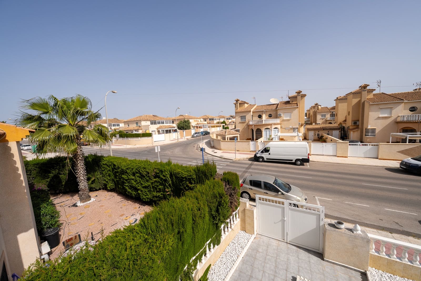 3 makuuhuone Rivitalo myytävänä paikassa Playa Flamenca mukana uima-altaan - 249 500 € (Ref: 9761304)