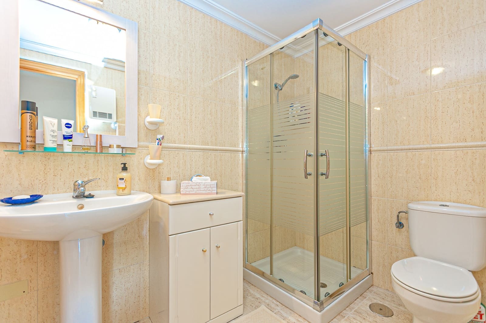 Adosado de 2 habitaciones en Playa Flamenca en venta con piscina garaje - 270.000 € (Ref: 9777126)