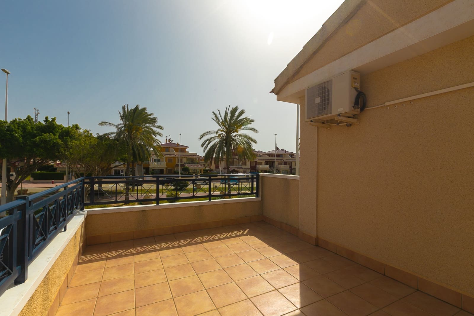 Adosado de 2 habitaciones en Playa Flamenca en venta con piscina garaje - 270.000 € (Ref: 9777126)