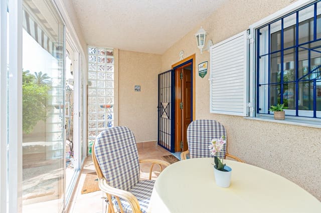 Adosado de 2 habitaciones en Playa Flamenca, Orihuela en venta con piscina garaje - 270.000 € (Ref: 9777126)