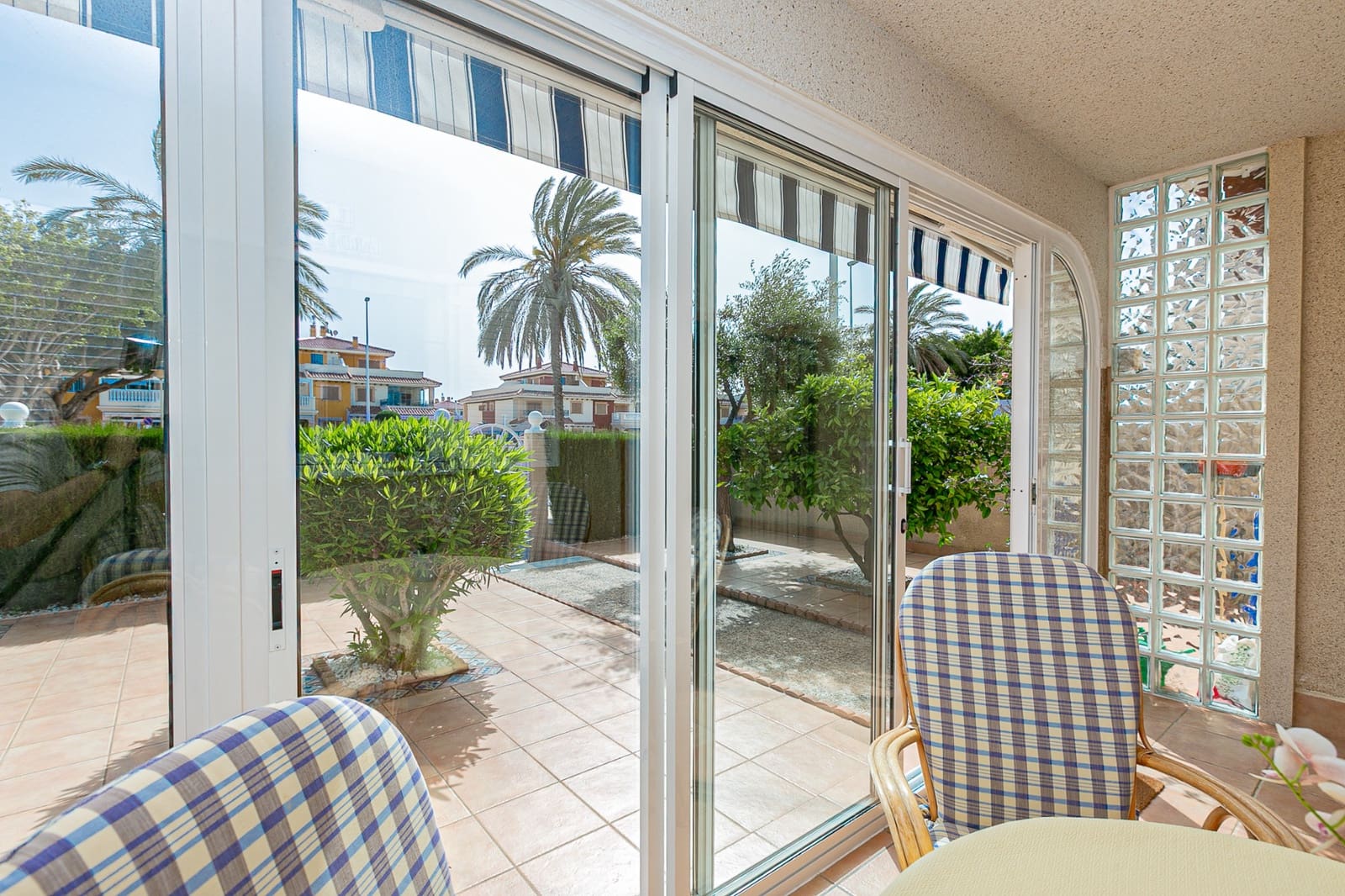 Adosado de 2 habitaciones en Playa Flamenca en venta con piscina garaje - 270.000 € (Ref: 9777126)