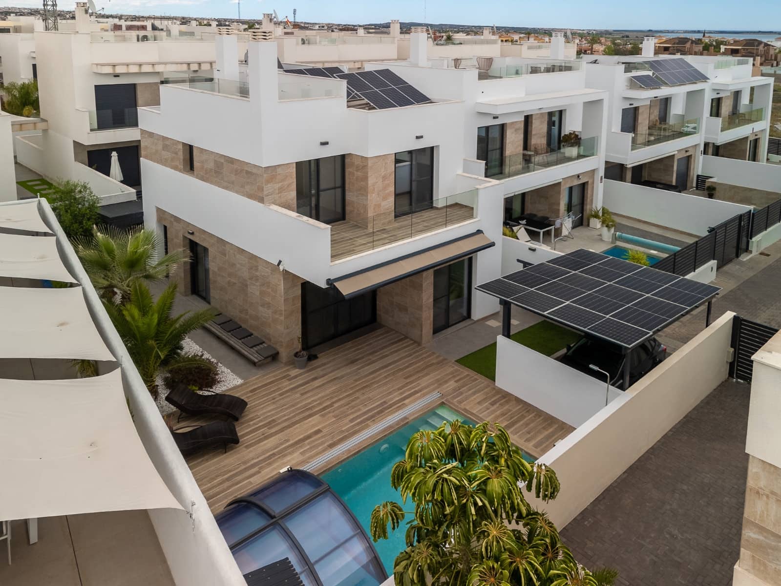 2 soveværelse Villa til salg i Los Montesinos med swimmingpool - € 525.000 (Ref: 9782363)