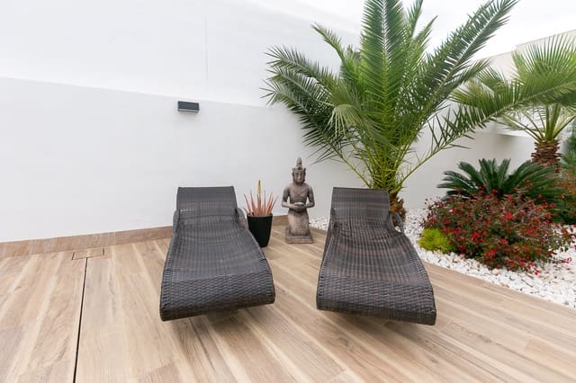 2 soveværelse Villa til salg i Los Montesinos med swimmingpool - € 525.000 (Ref: 9782363)