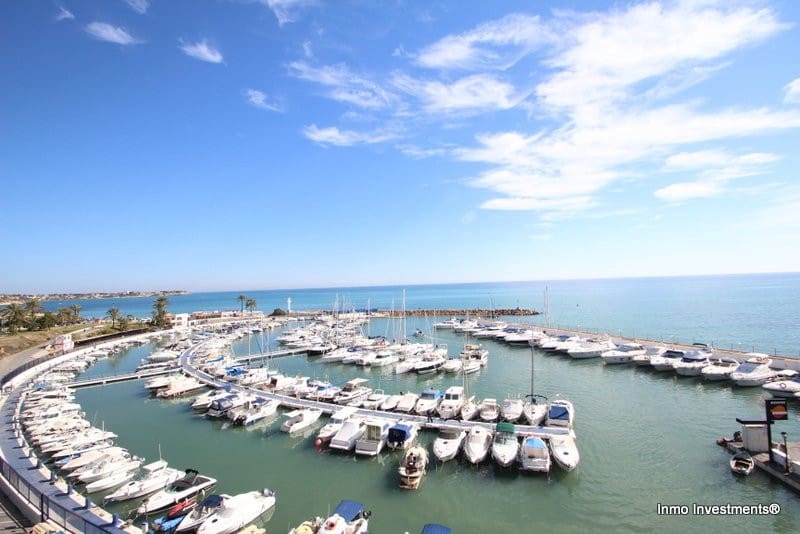 2 makuuhuone Omakotitalo myytävänä paikassa Orihuela Costa mukana uima-altaan - 219 000 € (Ref: 9793380)