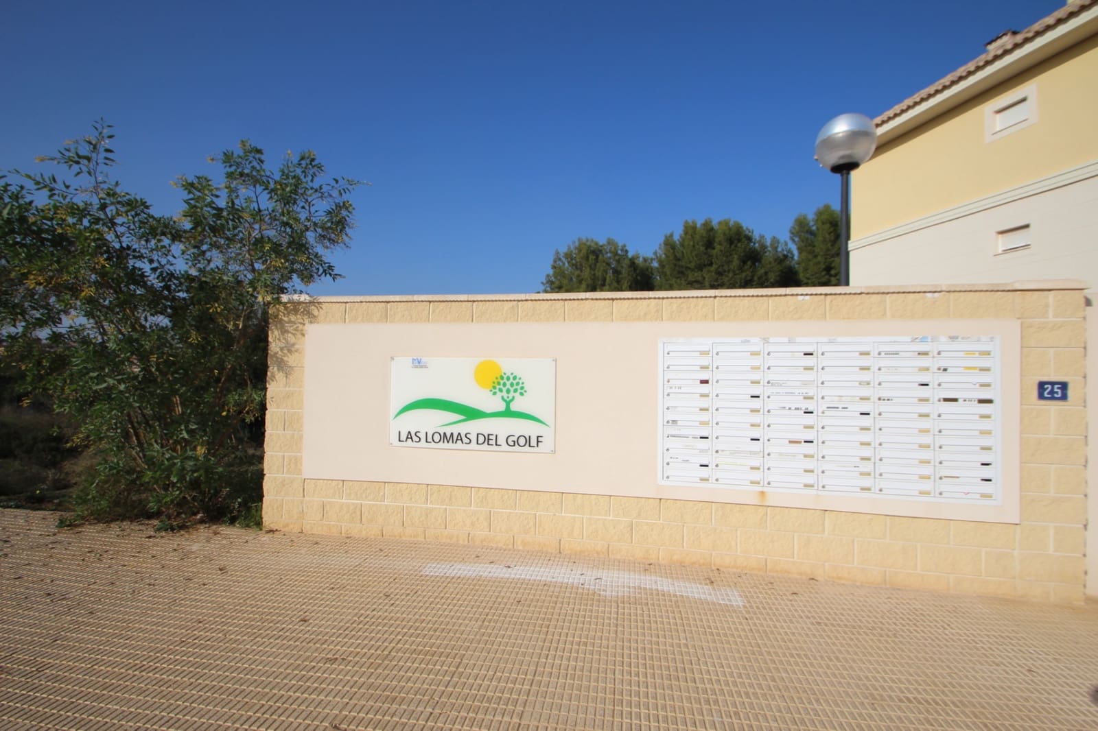 2 makuuhuone Omakotitalo myytävänä paikassa Orihuela Costa mukana uima-altaan - 219 000 € (Ref: 9793380)