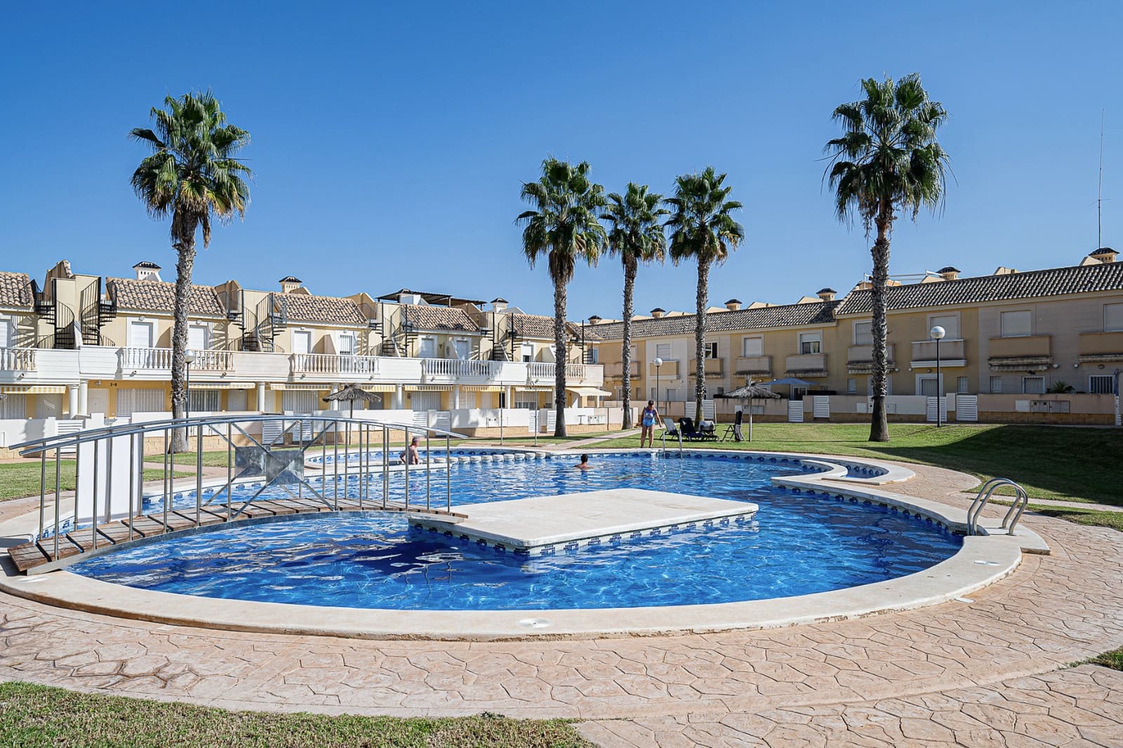 2 makuuhuone Omakotitalo myytävänä paikassa Orihuela Costa mukana uima-altaan - 219 000 € (Ref: 9793380)