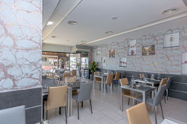 1 makuuhuone Kaupallinen myytävänä paikassa Villamartin, Orihuela - 110 000 € (Ref: 9793381)