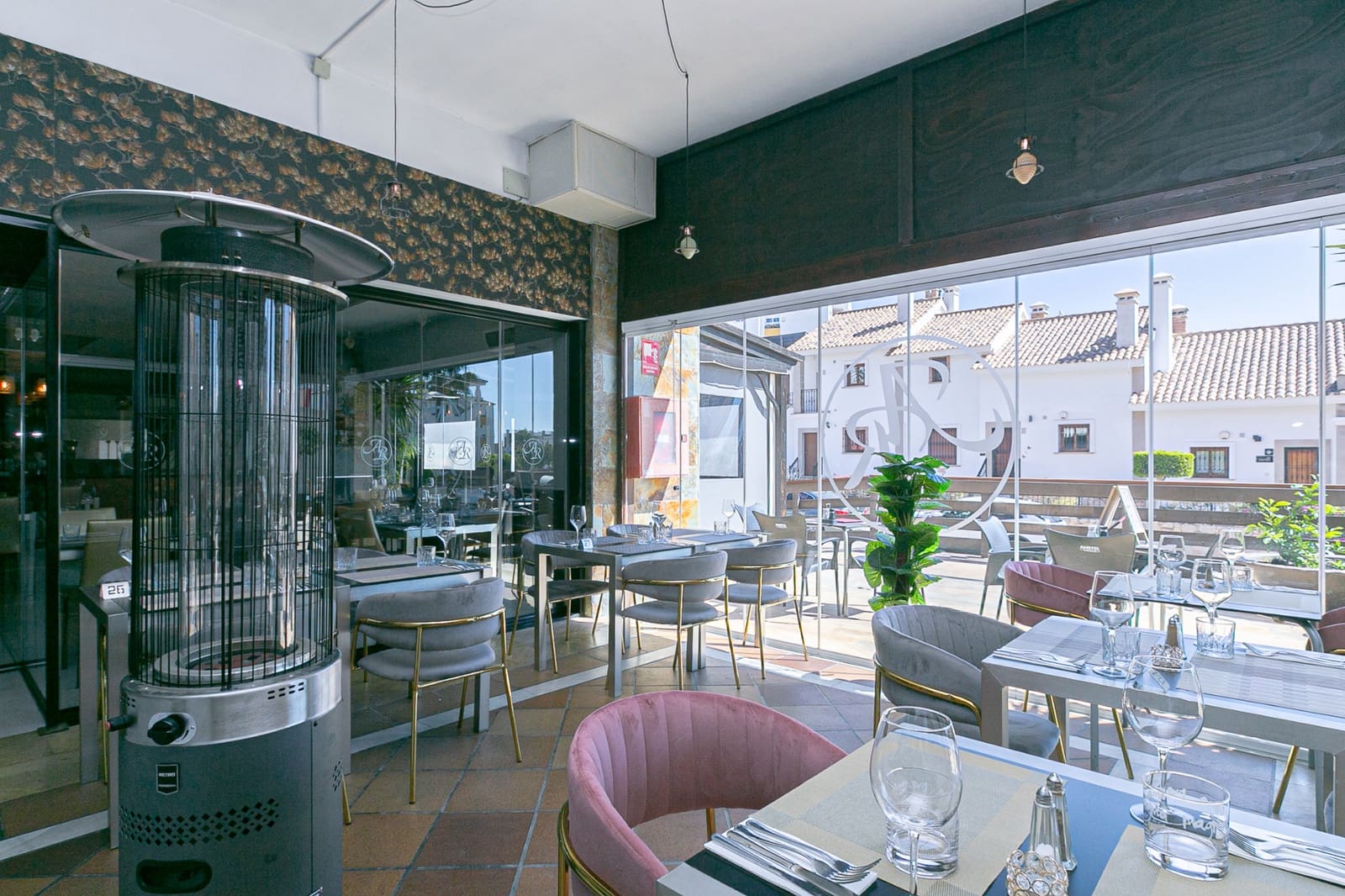 1 bedroom Commercial for sale in Villamartin - € 110,000 (Ref: 9793381)