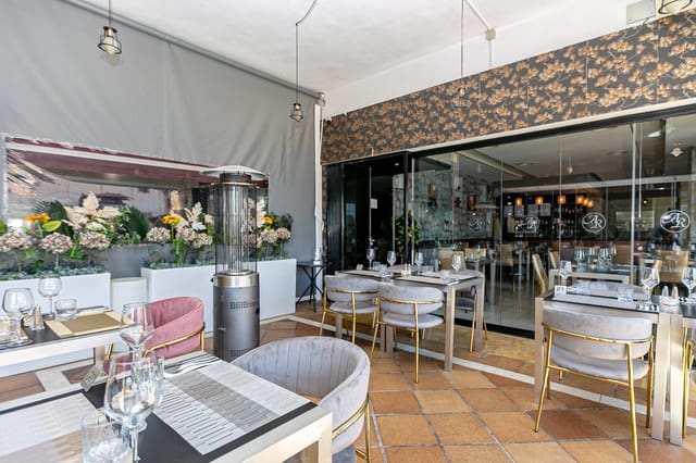 1 makuuhuone Kaupallinen myytävänä paikassa Villamartin, Orihuela - 110 000 € (Ref: 9793381)