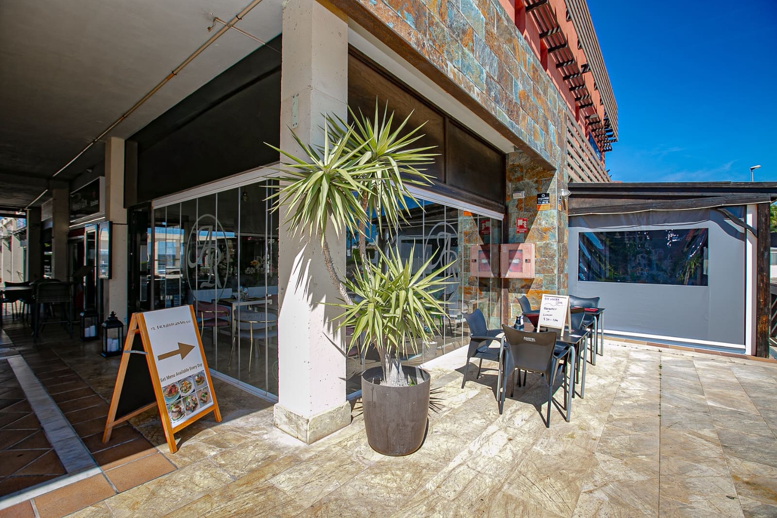 1 bedroom Commercial for sale in Villamartin - € 110,000 (Ref: 9793381)