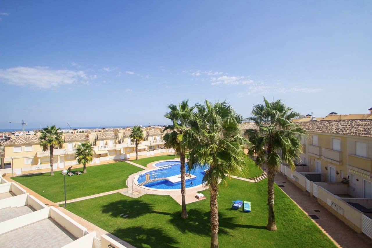 2 soveværelse Byhus til salg i Orihuela Costa med swimmingpool - € 219.000 (Ref: 9795103)