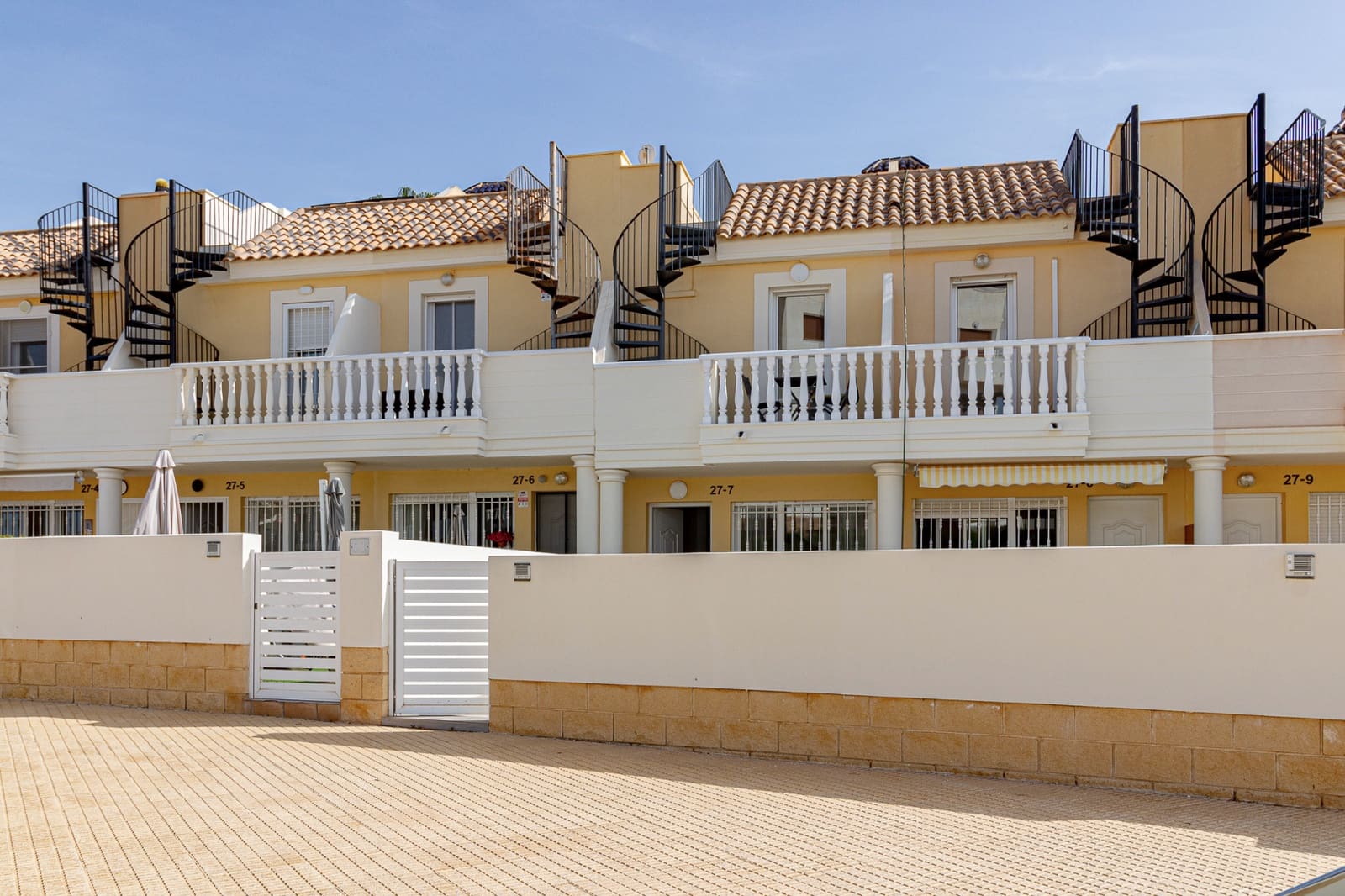 2 soveværelse Byhus til salg i Orihuela Costa med swimmingpool - € 219.000 (Ref: 9795103)