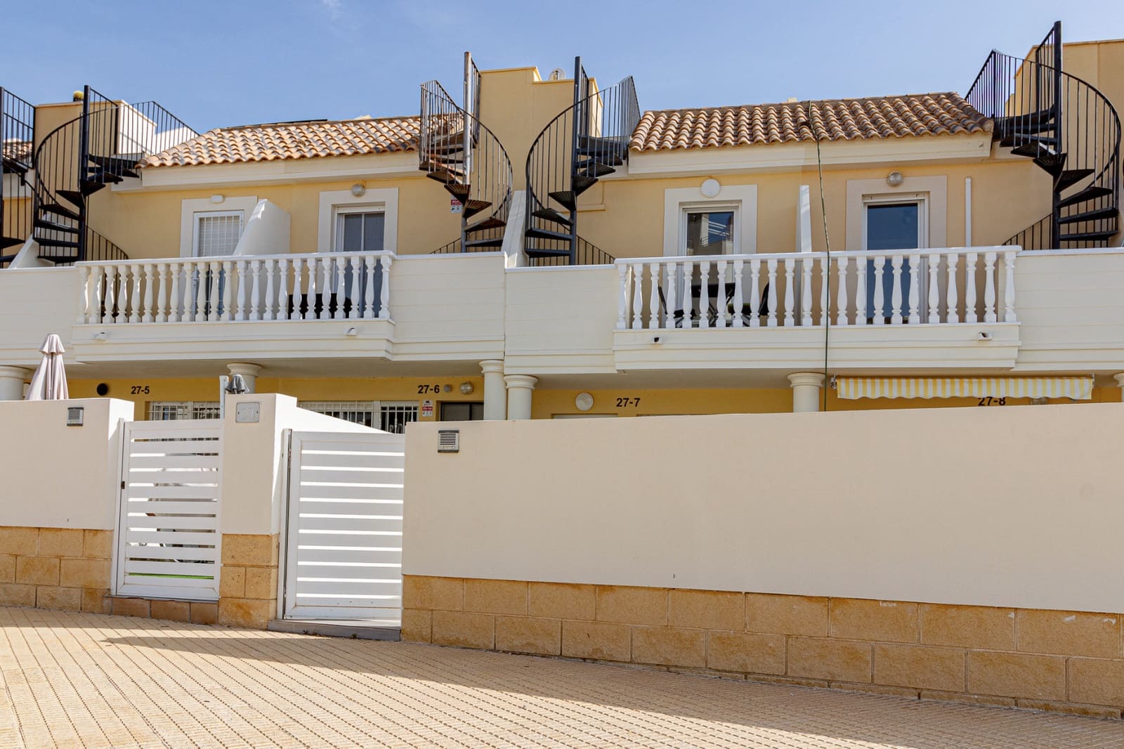 2 soveværelse Byhus til salg i Orihuela Costa med swimmingpool - € 219.000 (Ref: 9795103)